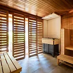 Hotel Educare
