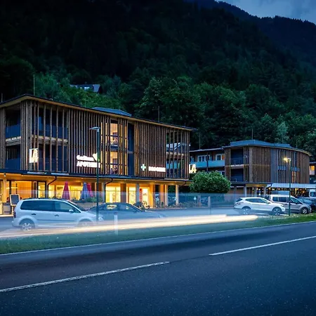 Educare Hotel