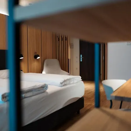 Hotel Educare Treffen