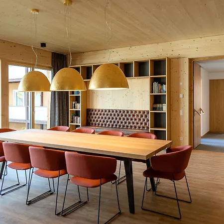 Educare Szálloda 4*