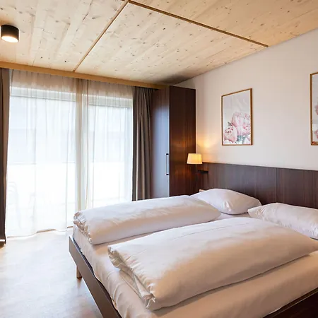 Educare Hotel 4*