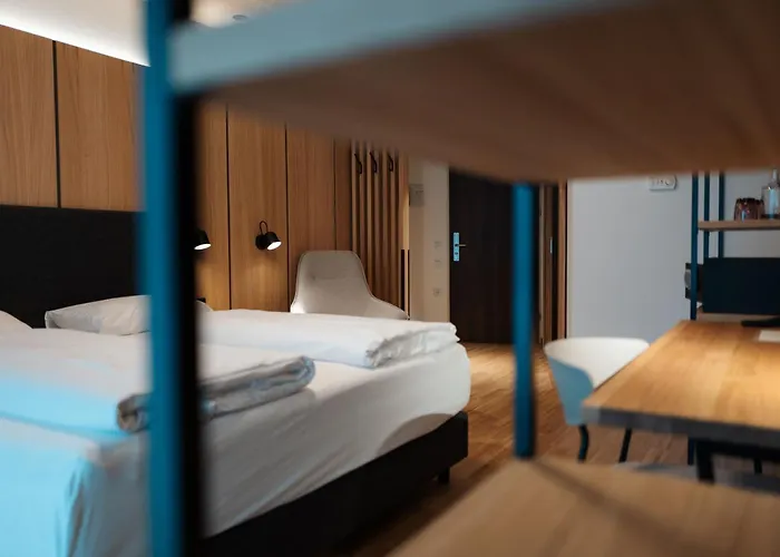 Hotel Educare Treffen