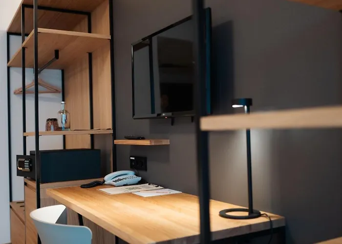 Hotel Educare Treffen